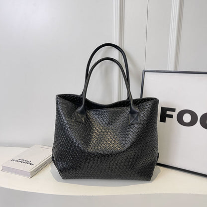 New Stylish Good Texture Woven Shoulder Bag For Women