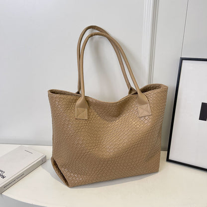 New Stylish Good Texture Woven Shoulder Bag For Women