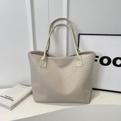 New Stylish Good Texture Woven Shoulder Bag For Women