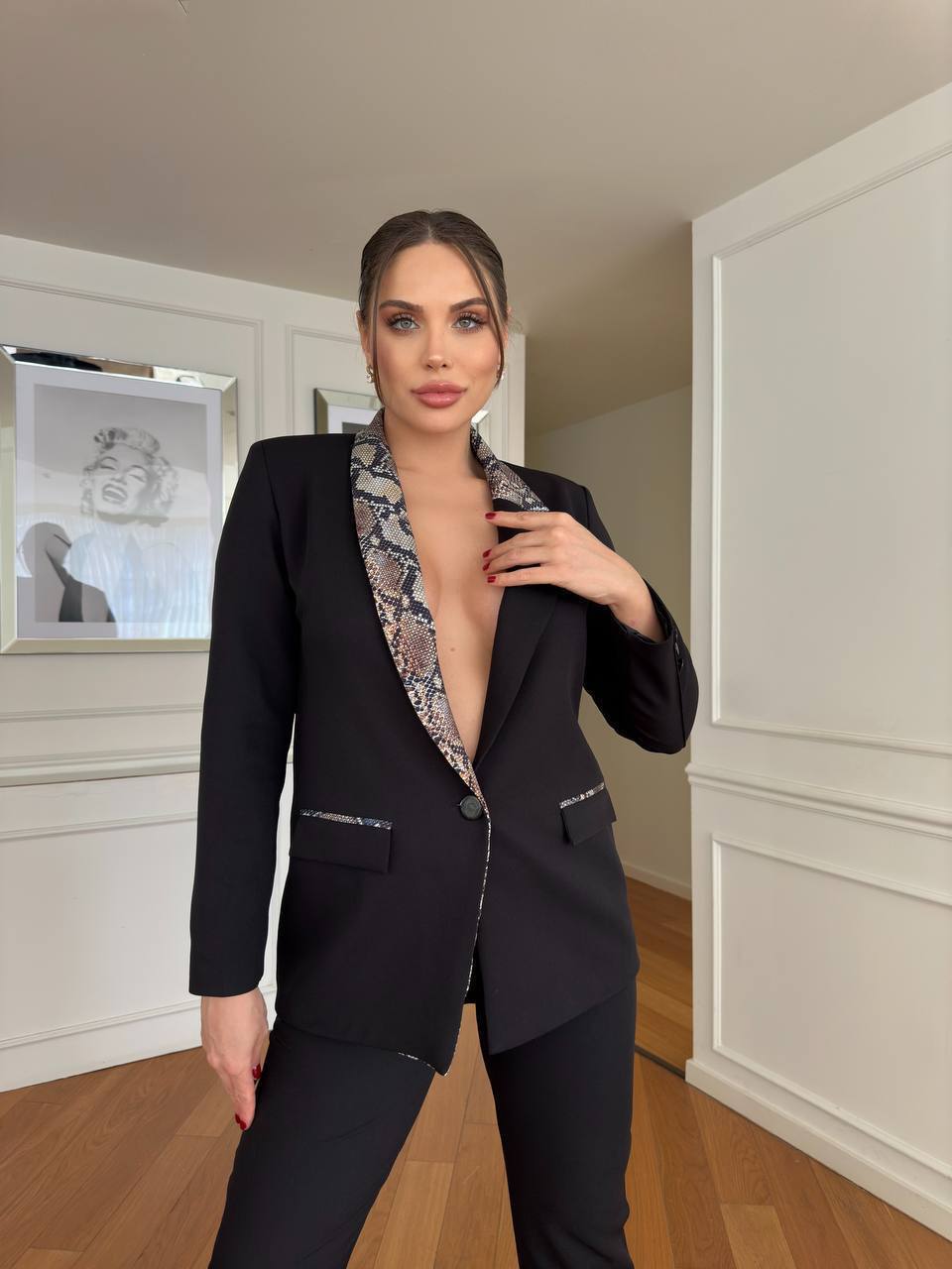 Lavvy reptile women pant suit