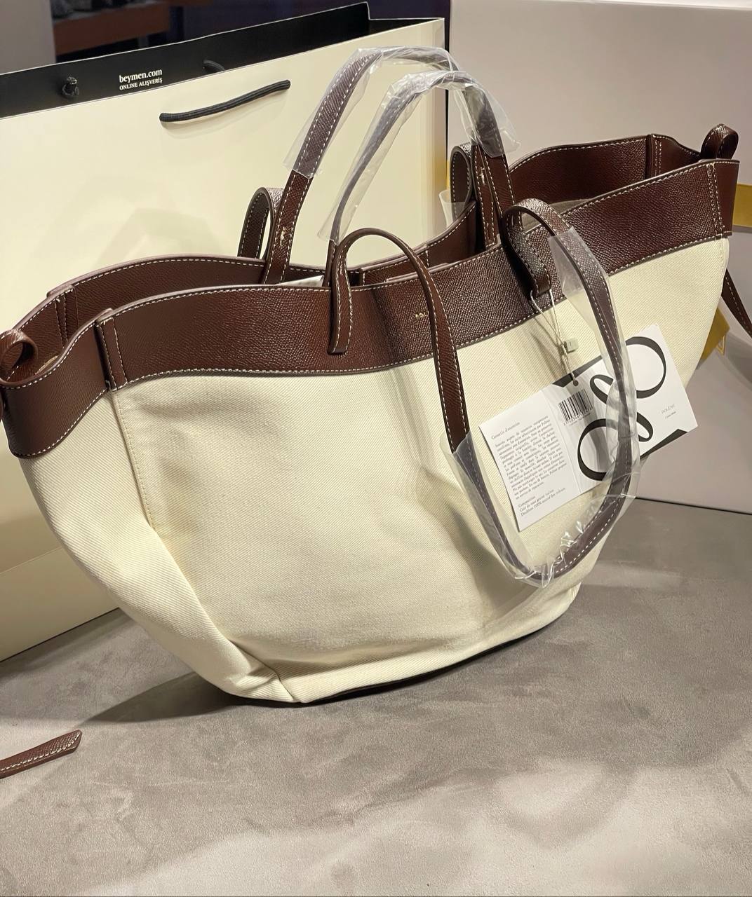 Pyre genuine leather vintage bag